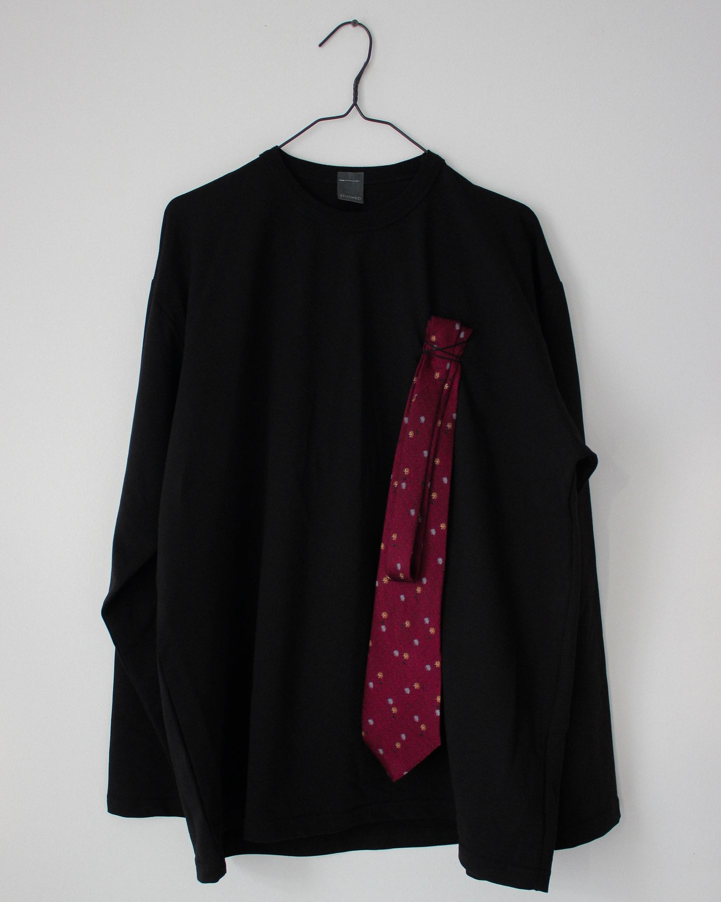 LONG-SLEEVE "BLACK TIE"