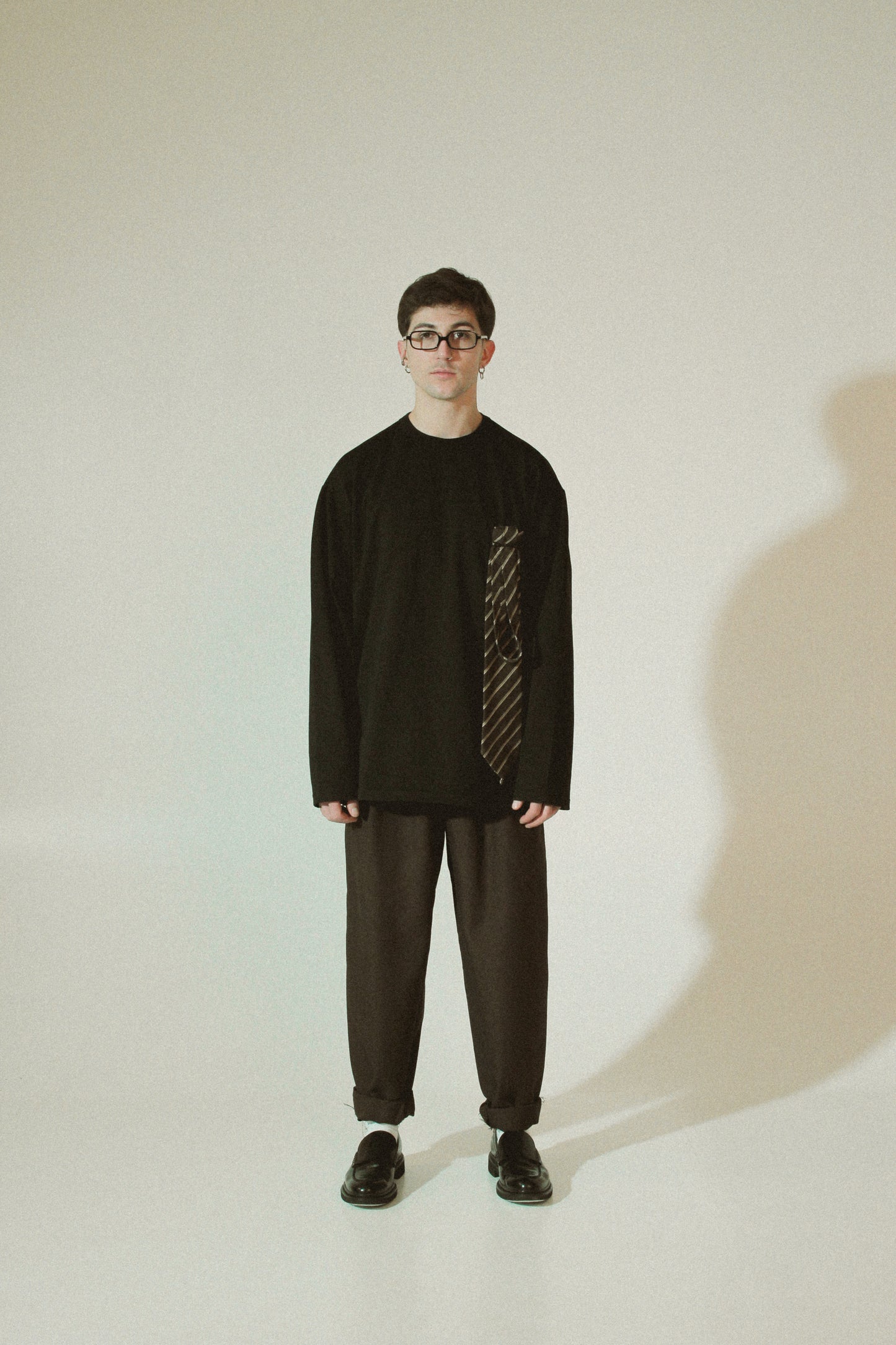 LONG-SLEEVE "BLACK TIE"