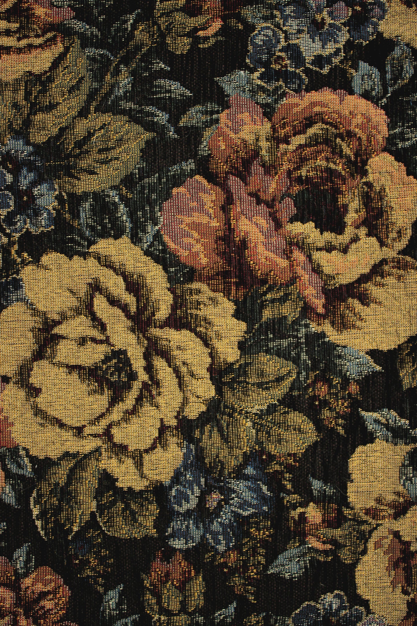 LONG-SLEEVE "BLACK TIE" | FLORAL TAPESTRY